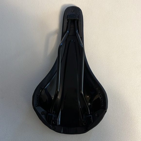 Bicycle seat brand new - Picture 2 of 4